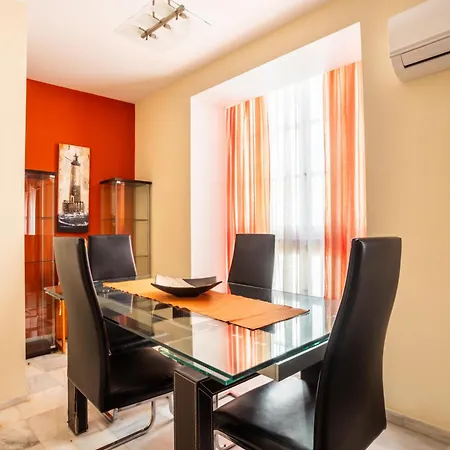 شقة Red By Time كاديز