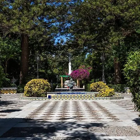 Red By Time * Καντίζ